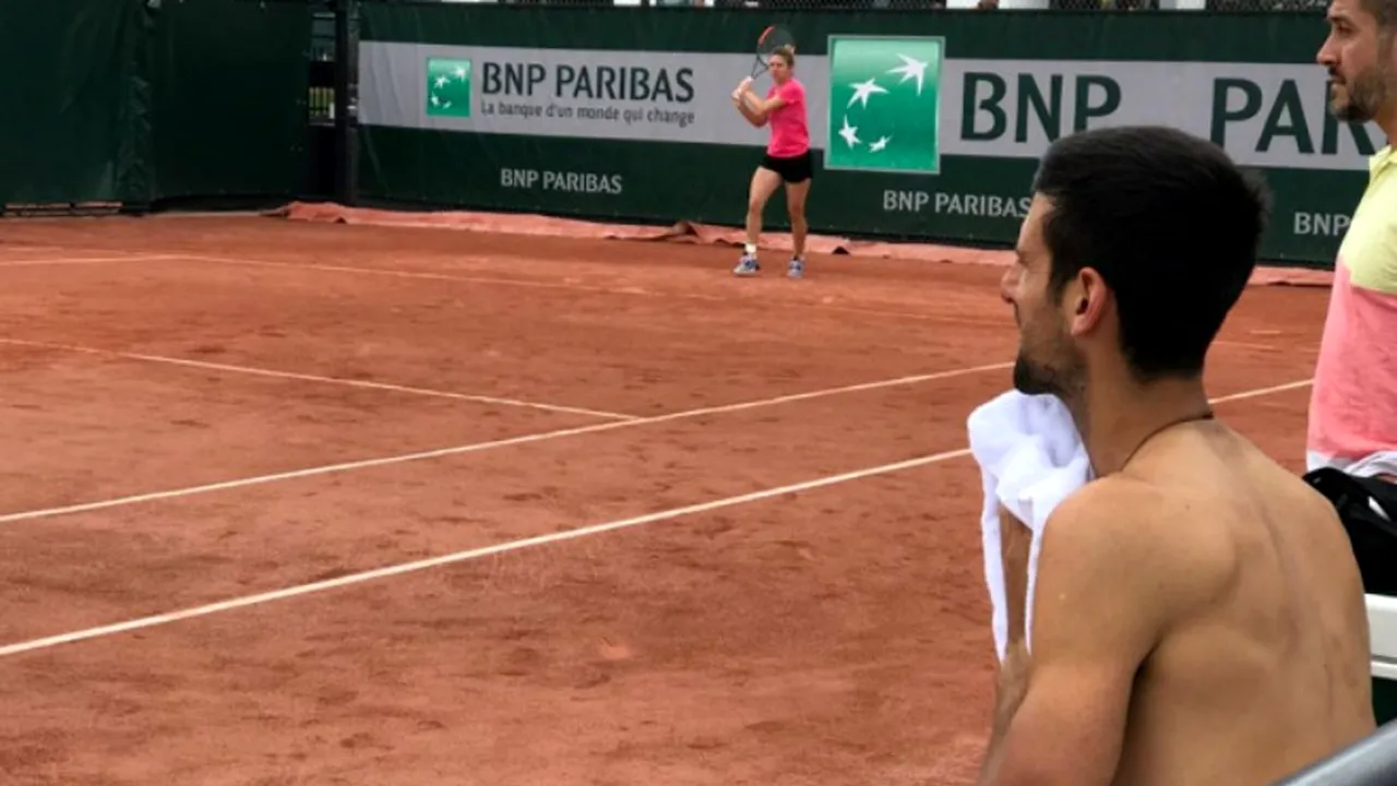 IMAGINEA ZILEI | Până și Djokovic e cu ochii pe Halep la Roland Garros! Nole a urmărit antrenamentul efectuat de Simona înaintea meciului din optimi