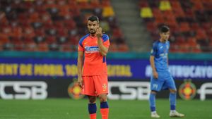 Imaginile care anunță transferul bombă al lui Constantin Budescu! Gigi Becali nu îl mai vrea la FCSB, iar fotbalistul a petrecut alături de cei care ar putea fi noii săi coechipieri