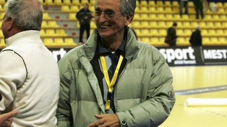 Gațu își lansează cartea biografică. Campionul mondial de handbal povestește cu lux de amănunte cum a fost "presat" să reformeze Steaua. Un suporter al Rapidului s-a asigurat că echipa de fotbal se va "privatiza"