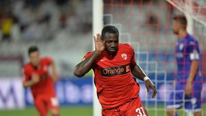 Afirmația "Steaua e Steaua" e des întâlnită. Dar ați auzit de "Dinamo nu e Dinamo"? Surprinzătoarea reacție a unei foste glorii din "Ștefan cel Mare"