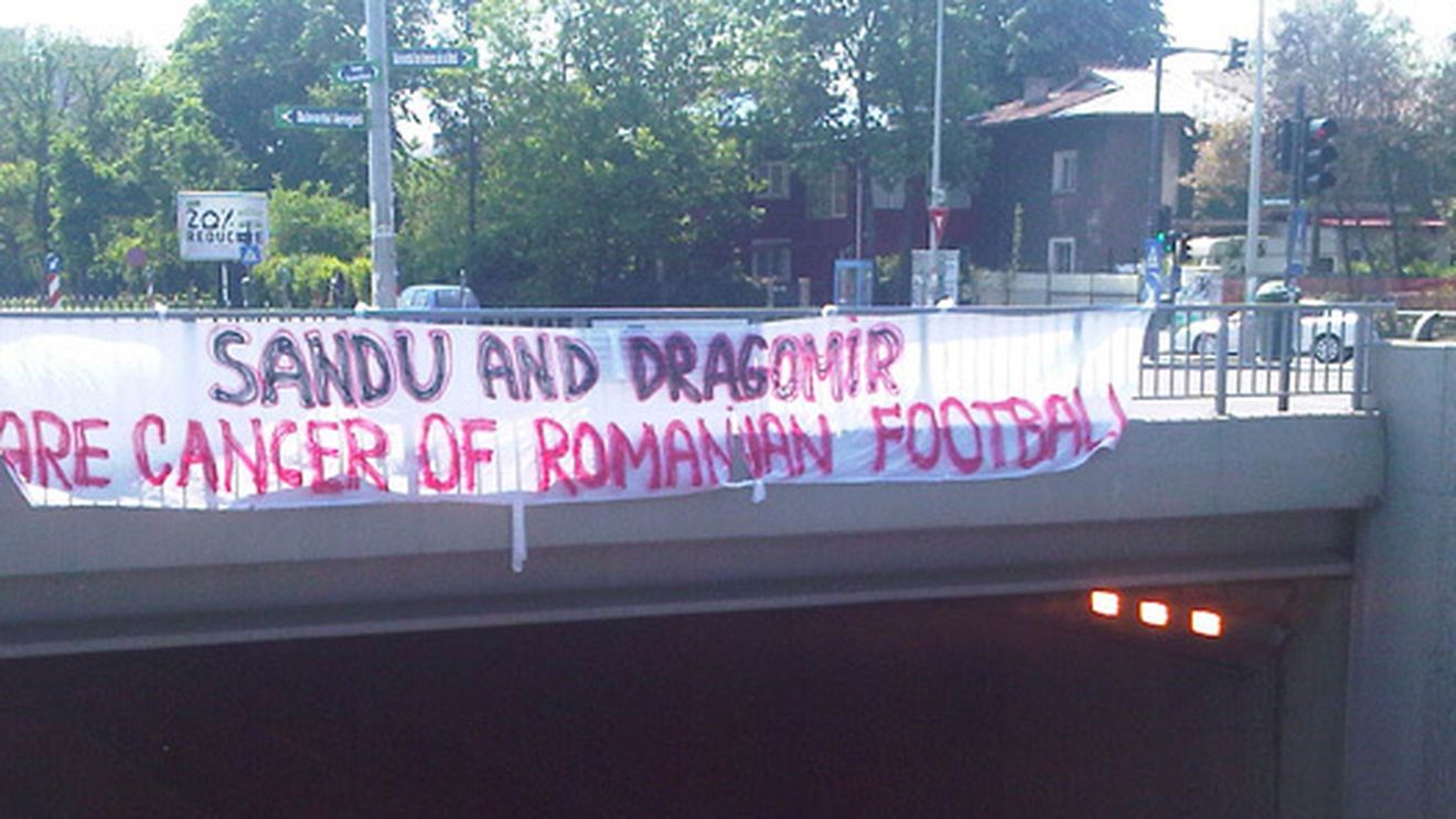 VIDEO Platini, chemat în ajutor de fanii "câinilor"!** "Sandu și Dragomir sunt cancerul fotbalului românesc"