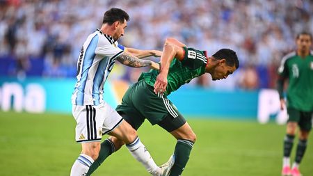 Au cerut cartonaș roșu pentru Leo Messi! Fază controversată în Argentina - Algeria 3-0, la Campionatul Mondial 2026