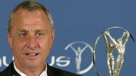 Cruyff îl critică pe Van Basten