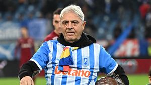 Universitatea Craiova încearcă să îi ia fața lui Dinamo și să facă transferul de la Milan: „E interesant”