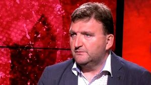 Suporterii au avut dreptate! Dorin Șerdean a mințit și nu are drept de semnătură la Dinamo! ProSport are dovada scrisă | EXCLUSIV