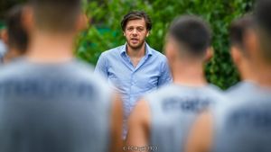 OFICIAL | Liviu Goncea i-a cedat acțiunile sale de la Rapid lui Victor Angelescu. Promisiunile finanțatorului care are acum 97 la sută din club: ”Vom asigura toate condițiile necesare pentru marea performanță”