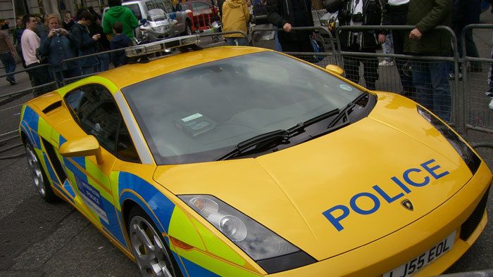 "Poți să fugi, poți să fugi..." :)** FOTO Cele mai rapide mașini de poliție din lume