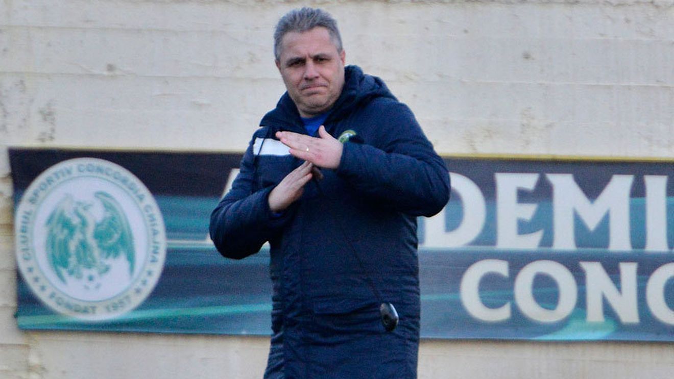Șumudică rămâne la Concordia: "Am bătut palma pentru două sezoane". Dinamo îi ratează pe Bambara și Wellington