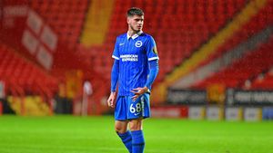 Fotbalistul pe care Gică Hagi l-a vândut în Premier League ar putea fi marea lovitură a iernii în Liga 1! Gigi Becali, Mihai Rotaru și Neluțu Varga se luptă pentru jucătorul pe care nici Mircea Lucescu nu l-a putut revitaliza