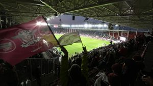 Ce s-a auzit la pauza meciului Rapid - UTA. Tot stadionul a scandat împotriva lui