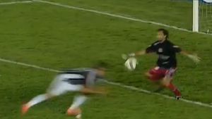 VIDEO Un mijlocaș a reușit parada anului în Brazilia!