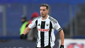 Fanii lui „U” Cluj au făcut spectacol la antrenament, iar Chipciu le-a făcut o promisiune. Unde văd meciul, după ce au refuzat biletele din Gruia