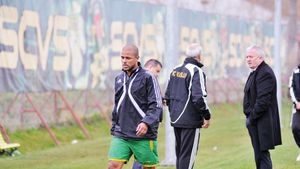 Porumboiu nu se simte însă deloc amenințat de vorbele vedetei sale:** "Wesley e doar frustrat"