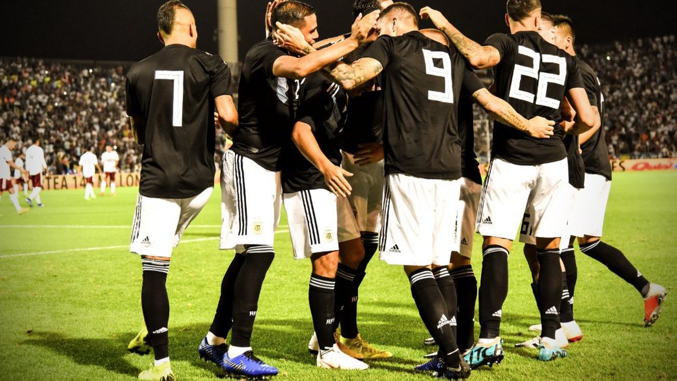 A avut nevoie de 5 ani ca să înscrie! VIDEO | Atacantul curtat de "granzii" Europei a marcat primul gol pentru echipa națională 