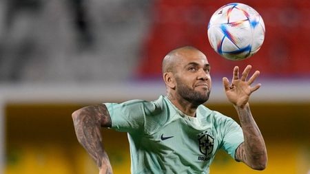 Dani Alves nu mai are scăpare: a fost găsit vinovat pentru agresiunea comisă într-un club din Barcelona. Câți ani de închisoare riscă + ce sumă enormă trebuie să plătească victimei