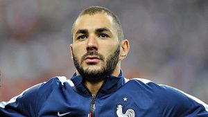 Benzema și-a îngropat orice șansă de a mai reveni la naționala Franței! Declarații surprinzătoare ale starului lui Real Madrid: "Algeria e țara mea!". Atacantul s-a legat și de imnul "Cocoșilor": "Instigă la război. Nu-mi place!"