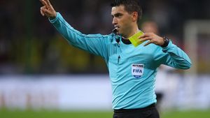 ULTIMA ORĂ | Moment istoric pentru fotbalul românesc! UEFA i-a mai dat o șansă lui Ovidiu Hațegan! Românul va fi al patrulea oficial al finalei Champions League, Bayern - PSG