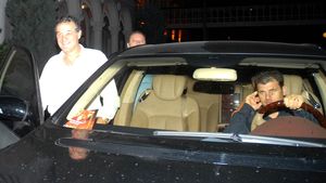 Mărturie incendiară: „Gigi Becali a pierdut la zaruri bijuteriile de la Gică Hagi, care îi lăsase un Mercedes cadou”.