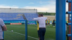 Andriy Shevchenko, vizitat de Florin Cernat: „O să țin cu ei, dacă suporterul României nu pot fi!” Antrenamentul Ucrainei de la Voluntari | FOTO & VIDEO