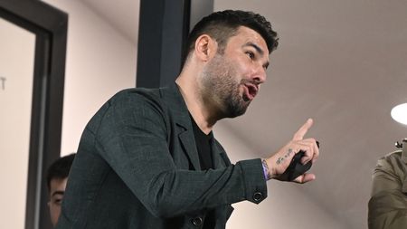 Ce a făcut Adi Mutu cu primii bani câștigați din fotbal. Suma infimă pe care o încasa „Briliantul” la început de carieră: „Se duceau cum ieșeam pe poartă”