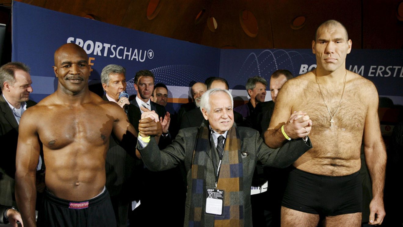 Holyfield ajută victimele SIDA