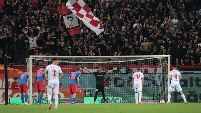 Și-a făcut praf colegii, și-a cerut scuze pentru cum a jucat și și-a anunțat plecarea după FCSB - Dinamo 3-1: „Putea să nu-mi pese, dar nu așa sunt eu!”