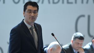 Probleme pentru  Răzvan Burleanu! Șeful FRF a rămas fără permis, după ce a condus cu 104 km/h în localitate. Anunțul făcut de Poliția Rutieră