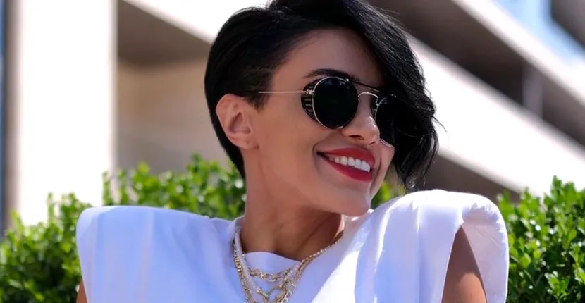 Cum arată Adelina Pestrițu în poza din buletin