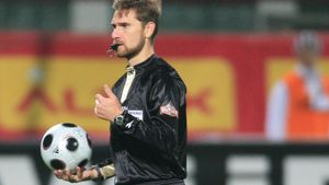 Balaj și Tudor vor arbitra în "16-mile" Europa League