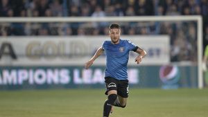 Puștii lui Hagi s-au "trezit" după petrecerea de titlu. EXCLUSIV | Cum se simt noii campioni ai României: "Treaba e groasă, ca la pârnaie!". Ce spune Neluț Roșu despre intenția celor de la FCSB de a merge la TAS