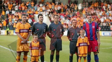 Steliștii, fără sponsor pe tricou cu Motherwell!** VEZI DE CE