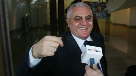 Sfat pentru Copos: "Adu-l pe Lucescu jr!"