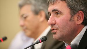 Hagi: "M-am născut pentru fotbalul românesc! Răspund în maxim două zile"