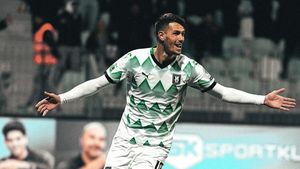 Atacantul ales de Mircea Lucescu pentru naturalizare, tunul de pe piața transferurilor încercat de Dan Şucu. Rapid, negocieri cu Raul Florucz