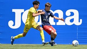 FCSB a făcut trei transferuri! Au semnat cu formația roş-albastră şi vin ca mari speranțe