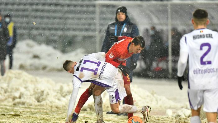 Terenurile înghețate din Liga 1 pot face victime: „Să spună ce vor...Să omorâți jucătorii? Nu aș fi pus niciun meci în ianuarie, chiar dacă mă împușcau”