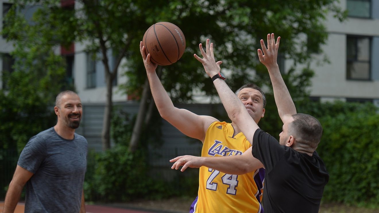 Românul a ajuns milionar, dar viața în SUA i-a dat de toate: „Am vândut hotdogi”