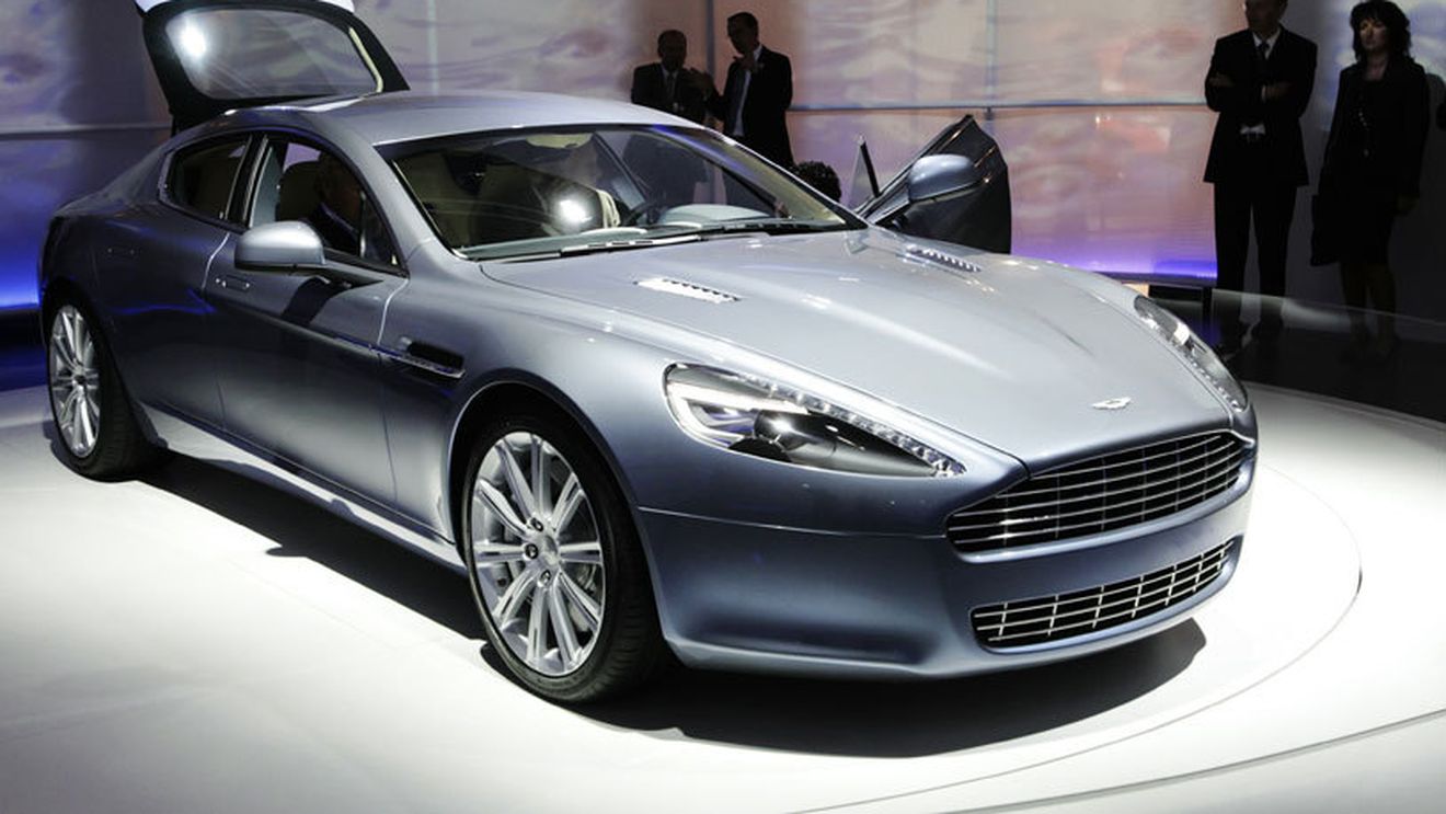 Ultima achiziție a lui Rădoi: un Aston Martin de 150.000 â‚¬! Are însă o mașină și mai specială pentru pescuit :)