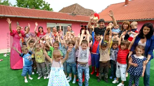 FOTO** Iosif Rotariu și-a deschis grădiniță la el acasă chiar de ziua copiilor: „Kassandra are acum mulți copii alături de care să se joace”