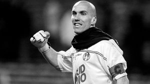 O nouă tragedie lovește fotbalul mondial! Christophe Revault, fostul mare portar de la Toulouse și PSG, a murit la doar 49 de ani!