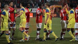 Scandal uriaș la Steaua: "Ă‚sta a luat-o razna rău de tot!"** Jucătorii au amenințat că nu mai joacă dacă el intră în teren! Becali: "Vă dați seama unde s-a ajuns?"