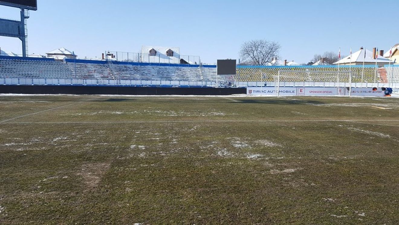 EXCLUSIV | Președintele echipei FC Hermannstadt dă asigurări: "N-o să fie gram de zăpadă pe teren!" FOTO | Cum arată acum gazonul stadionului unde se joacă meciul cu FCSB