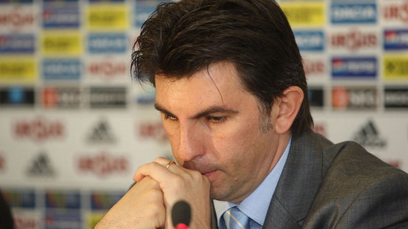 Lupescu, încolțit de oamenii din fotbal:** "Era de așteptat să dea chix la FRF!"