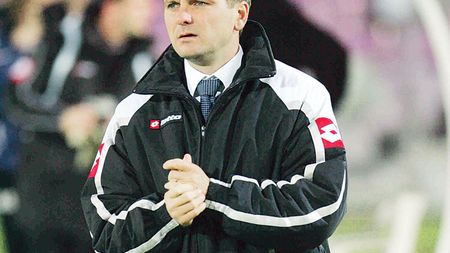 "Dacă este delegatul echipei, Uhrin poate sta pe bancă!"