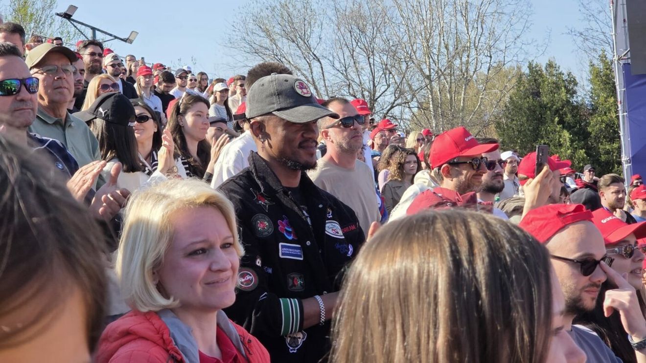 Unde a fost surprins fotbalistul de la FCSB în timp ce echipa lui Rădoi pierdea primul loc în play-out!