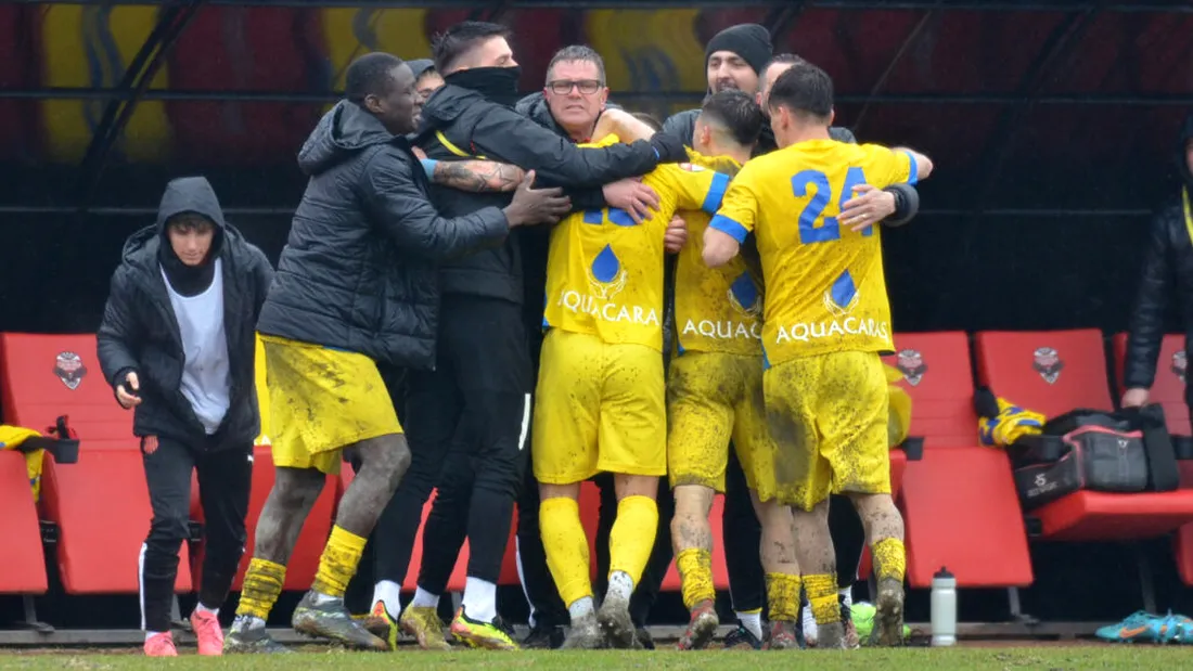 Meci tare în Liga 2, ACSM Reșița - CFC Argeș, cu biletul pentru play-off pe masă! Flavius Stoican vrea să continue seria de victorii din 2025: ”Avem încredere în noi!”