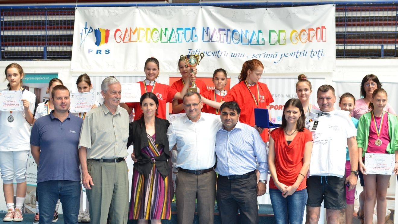 Urmașele Laurei Badea și Roxanei Scarlat, spectacol la floretă