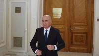Atac fără precedent la adresa lui Ilie Bolojan: „Fără el, erai încă în Birtin, cu noroiul între degete!”