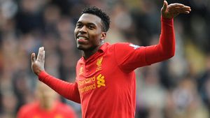 FOTO | Sturridge a semnat prelungirea contractului cu Liverpool. Detaliul care i-a amuzat pe suporteri în momentul anunțului