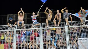 Bătaie la Vaslui! Fanii Stelei au TURBAT: "Insistă se întâmple ca la meciul cu Petrolul!" De unde a pornit totul